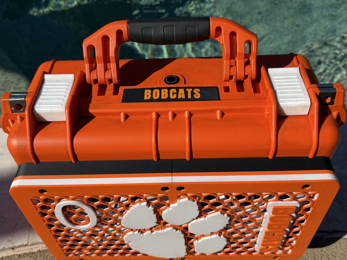 Top handle with BOBCATS emblem