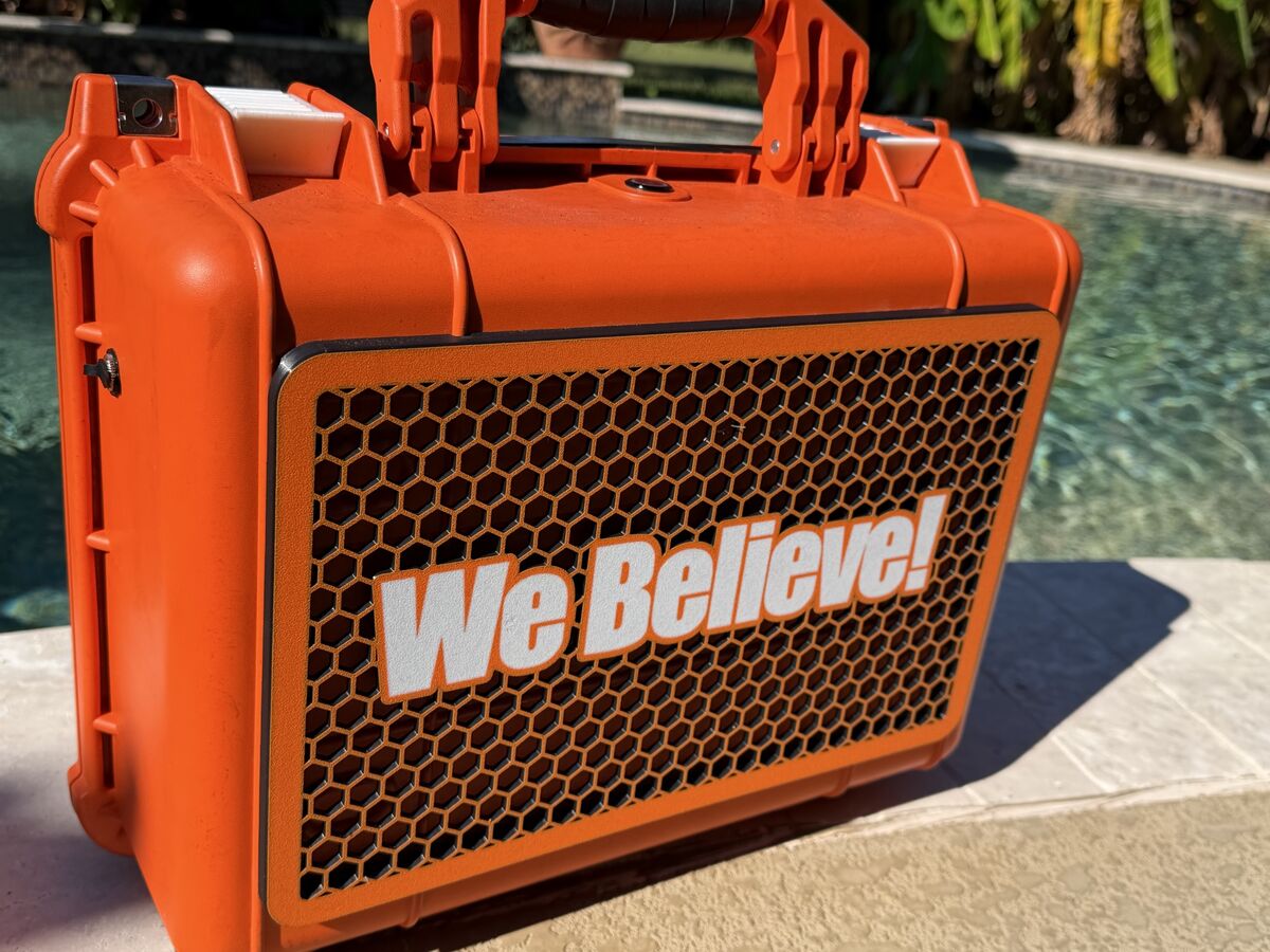 "We Believe!" rear honeycomb plate